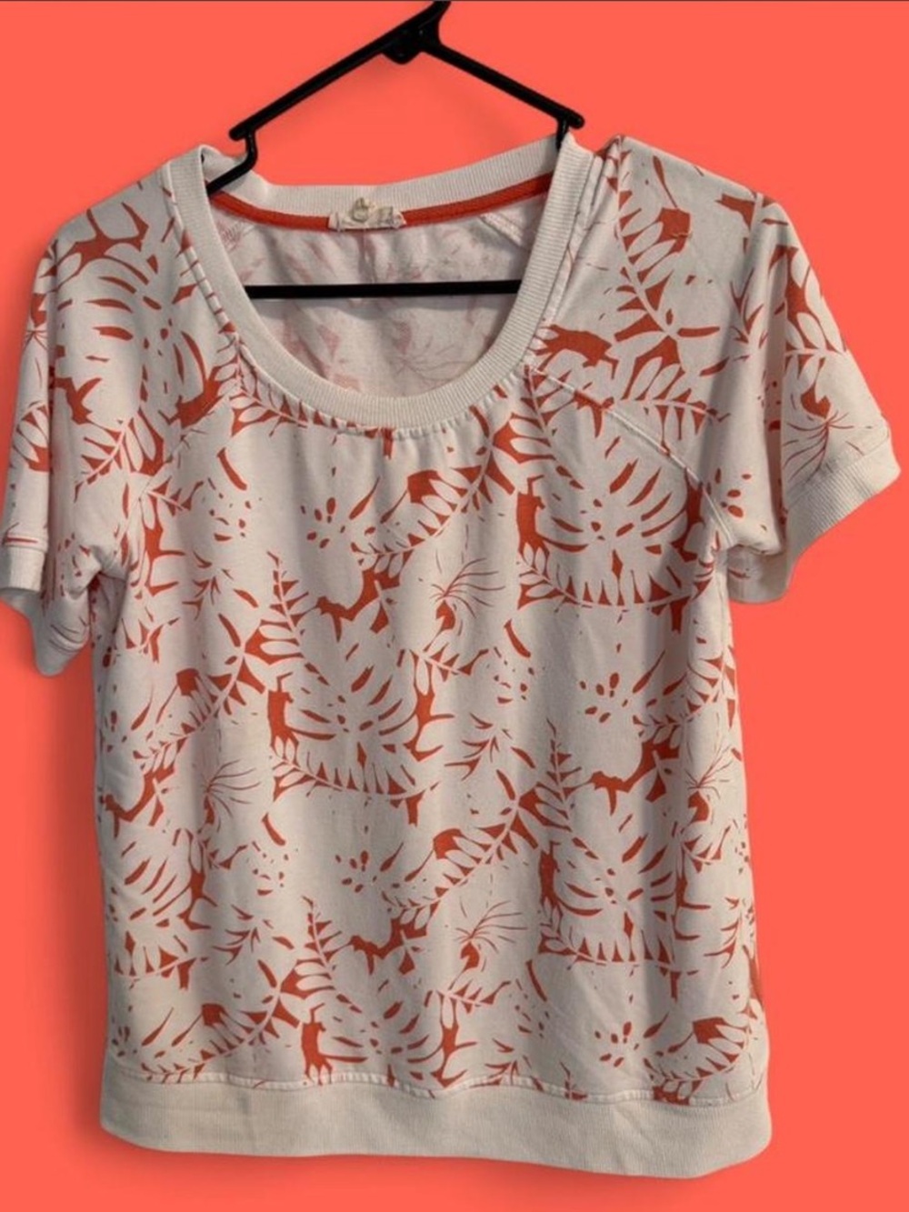 Jane and Delancey White Short-Sleeve Knit Top with Coral Leaf Motif